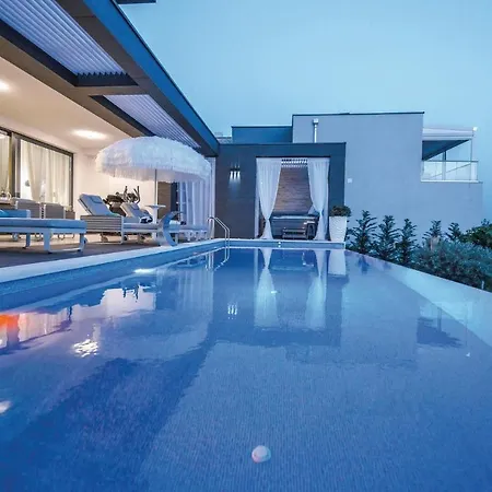 Cozy In With Jacuzzi * Crikvenica