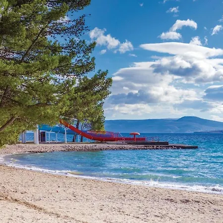 Holiday home Cozy In With Jacuzzi Crikvenica