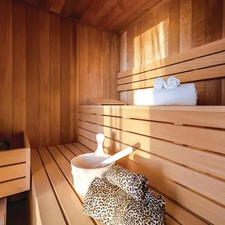 Cozy In With Jacuzzi *